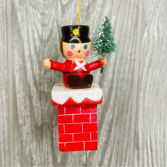 Vintage lot of 5 wooden Christmas ornaments clown bear Santa nativity birds - Picture 4 of 9